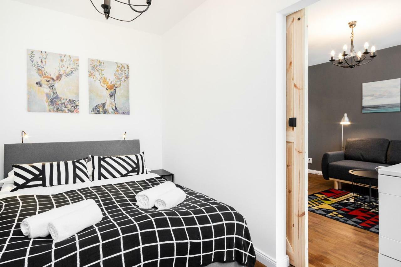First Central Apartments By Noclegi Renters 바르샤바 외부 사진