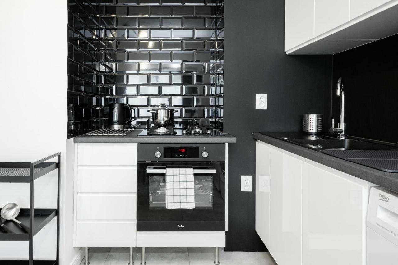 First Central Apartments By Noclegi Renters 바르샤바 외부 사진